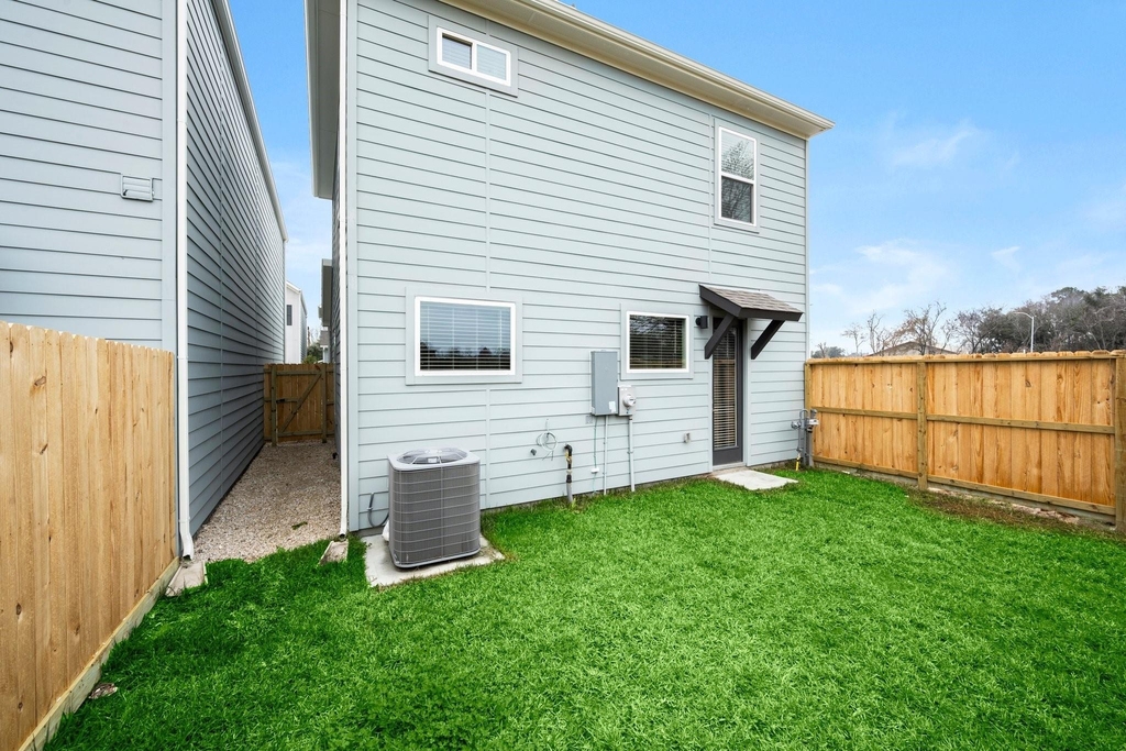 8114 Esther Acres - Photo 21