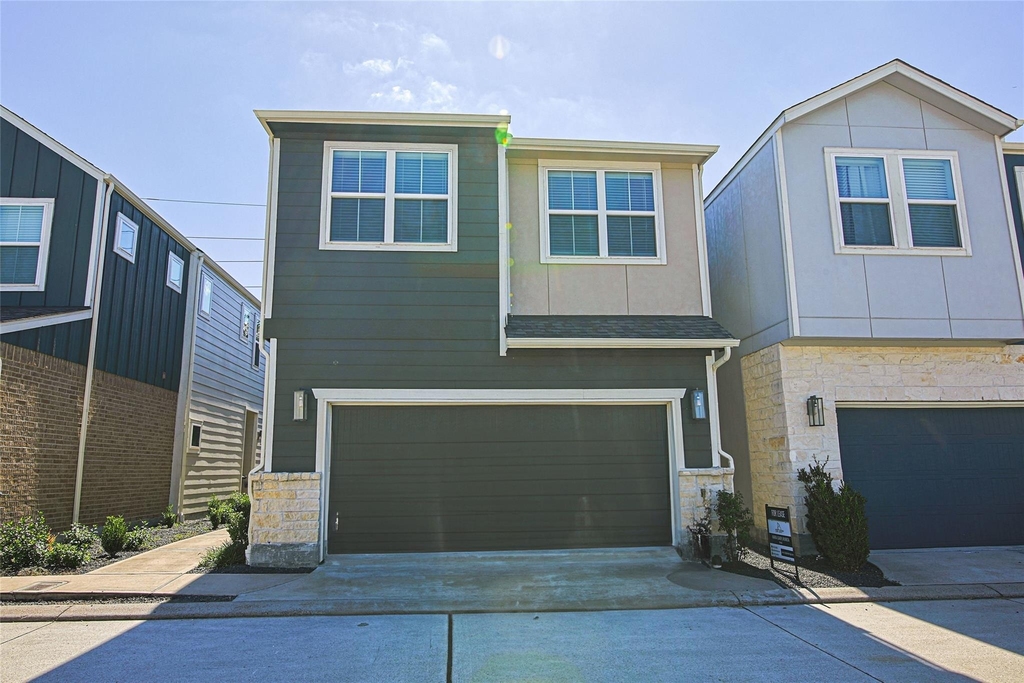 10005 Brickhouse Drive - Photo 0