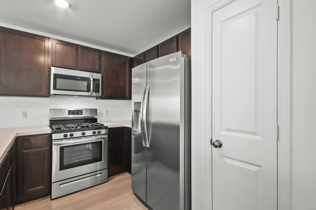8807 Bar Harbor Drive - Photo 5