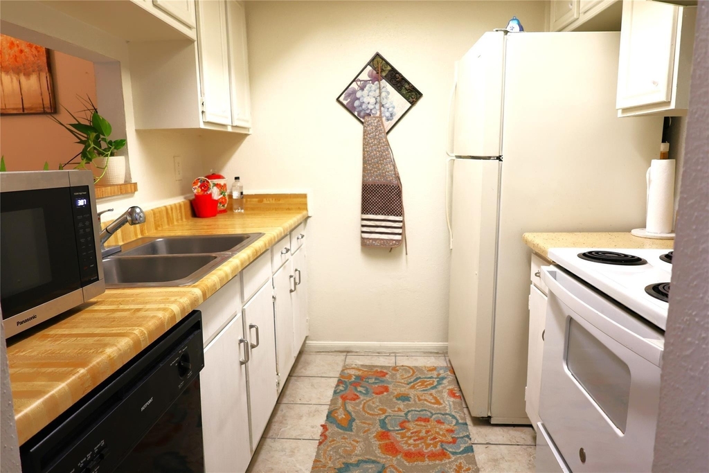 14333 Memorial Drive - Photo 3