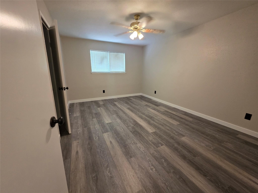 12740 Shannon Hills Drive - Photo 7