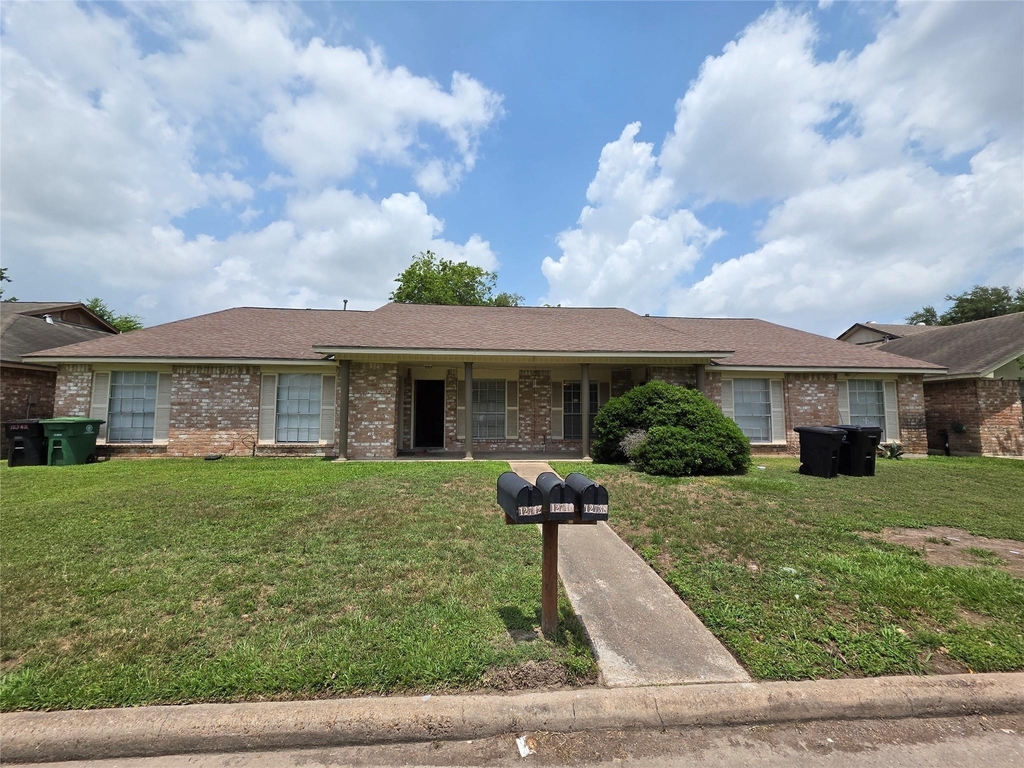 12740 Shannon Hills Drive - Photo 0