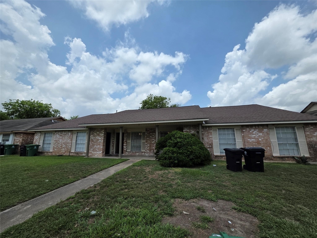 12740 Shannon Hills Drive - Photo 1