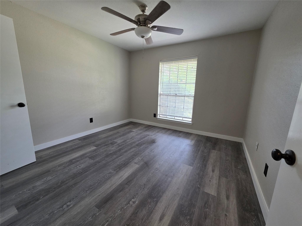 12740 Shannon Hills Drive - Photo 8