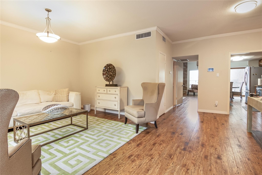 1802 Stoney Brook Drive - Photo 4