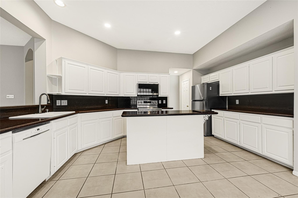 10323 Emerald Pine Drive - Photo 5