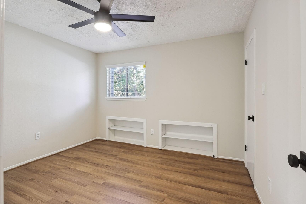 68 Ne Yewleaf Road - Photo 14