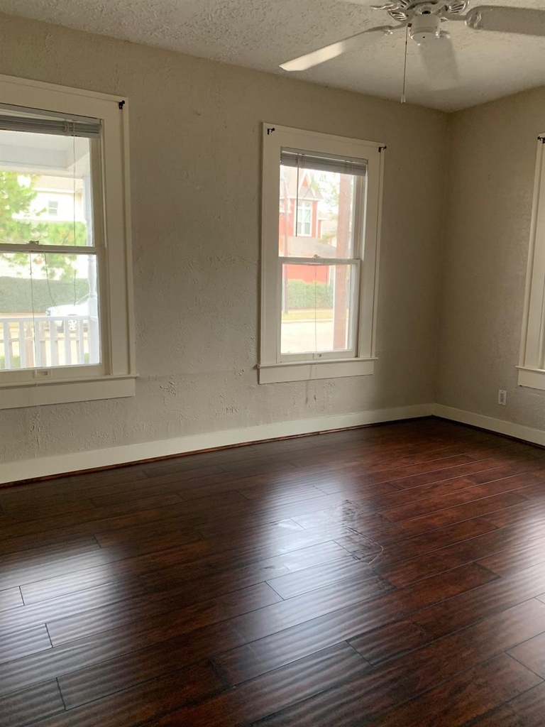 908 W 23rd Street - Photo 12