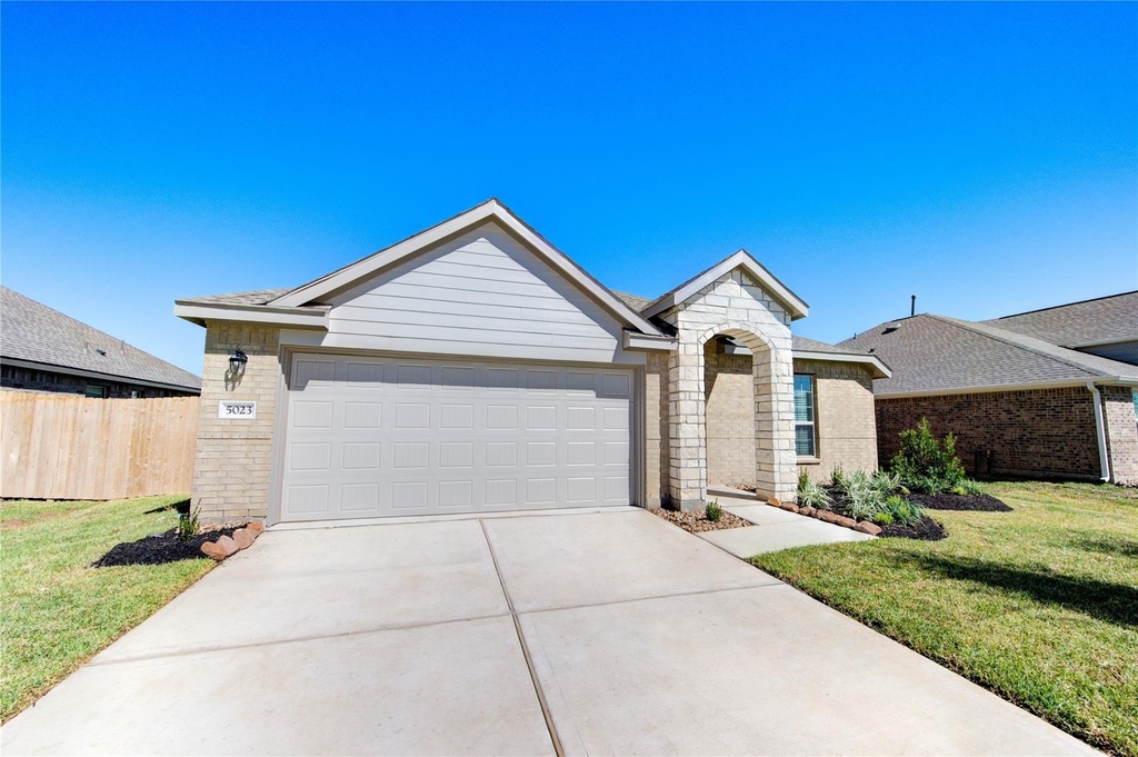 5023 Lavaridge Lane - Photo 2