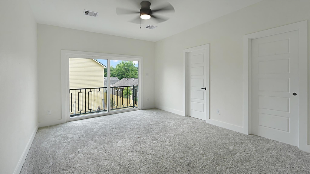 1313 Knight Street - Photo 5