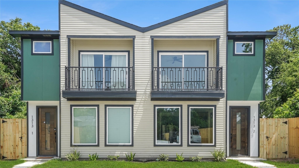1313 Knight Street - Photo 0