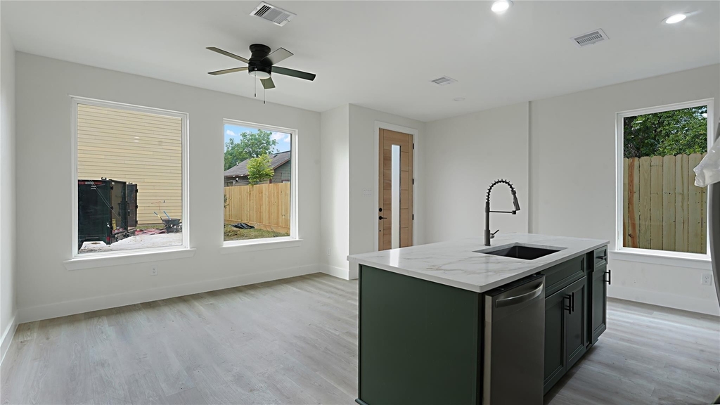 1313 Knight Street - Photo 3