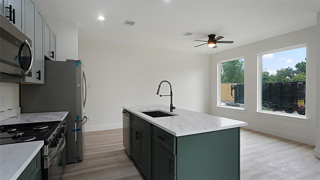 1313 Knight Street - Photo 4