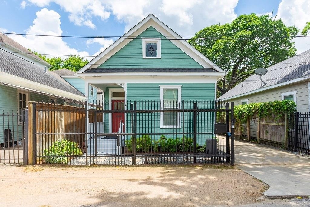3909 Barnes Street - Photo 21