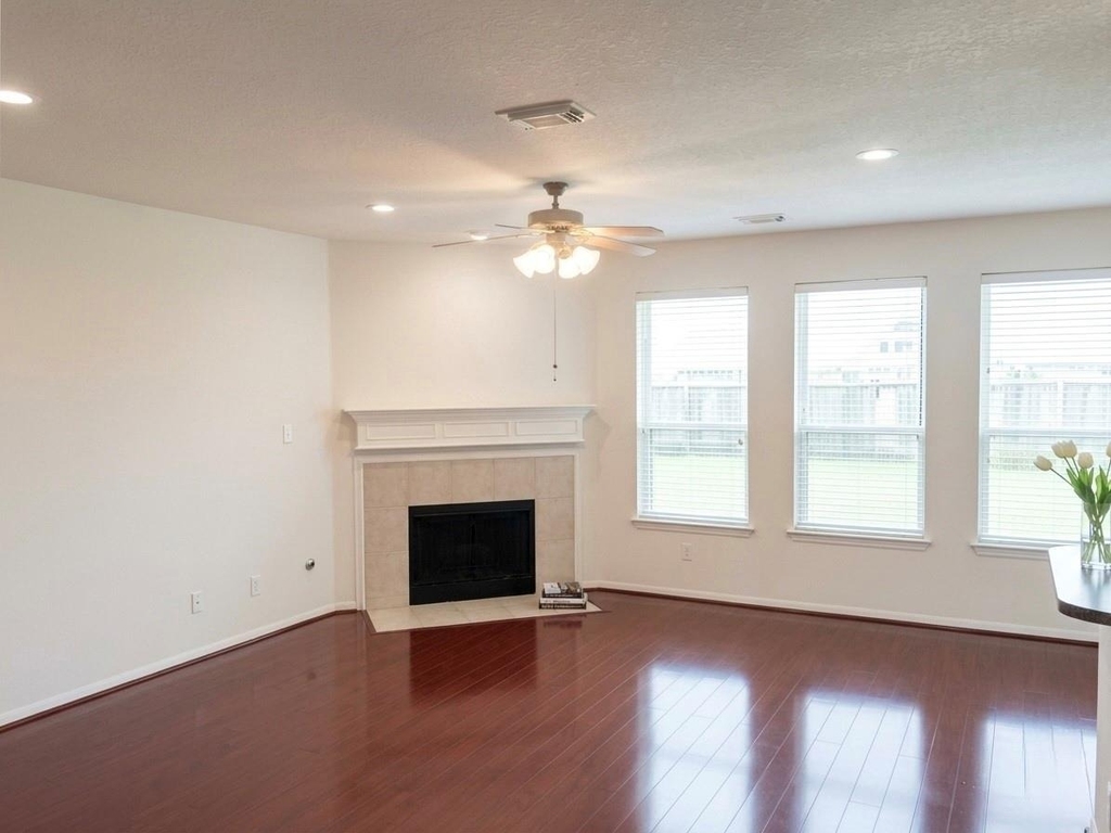 2032 Creek Shore Lane - Photo 10