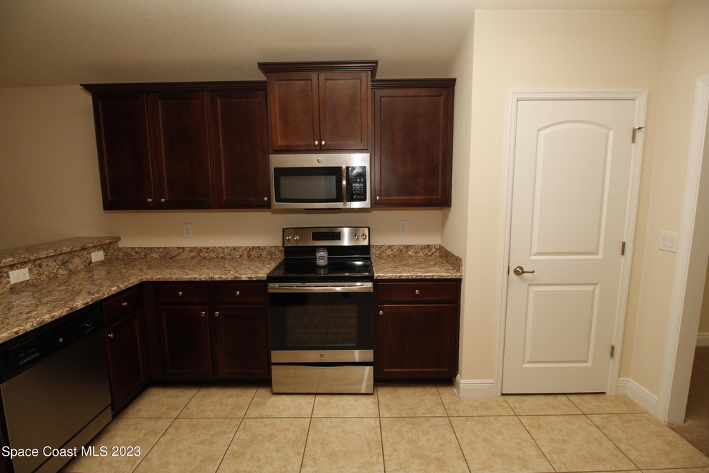 1034 Breakaway Trail - Photo 4