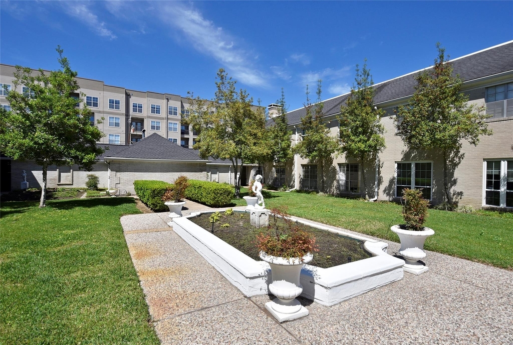 2600 Bellefontaine Street - Photo 5