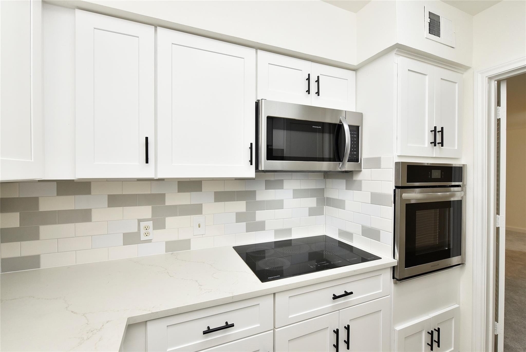 2600 Bellefontaine Street - Photo 13