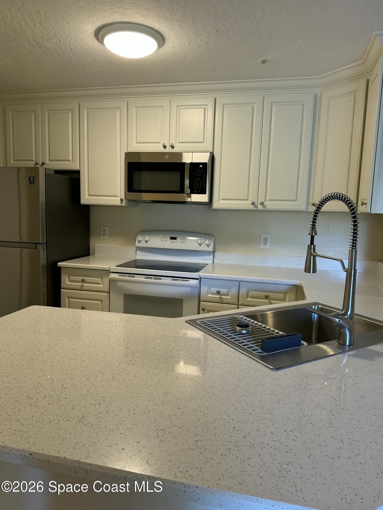 7667 N Wickham Road - Photo 6