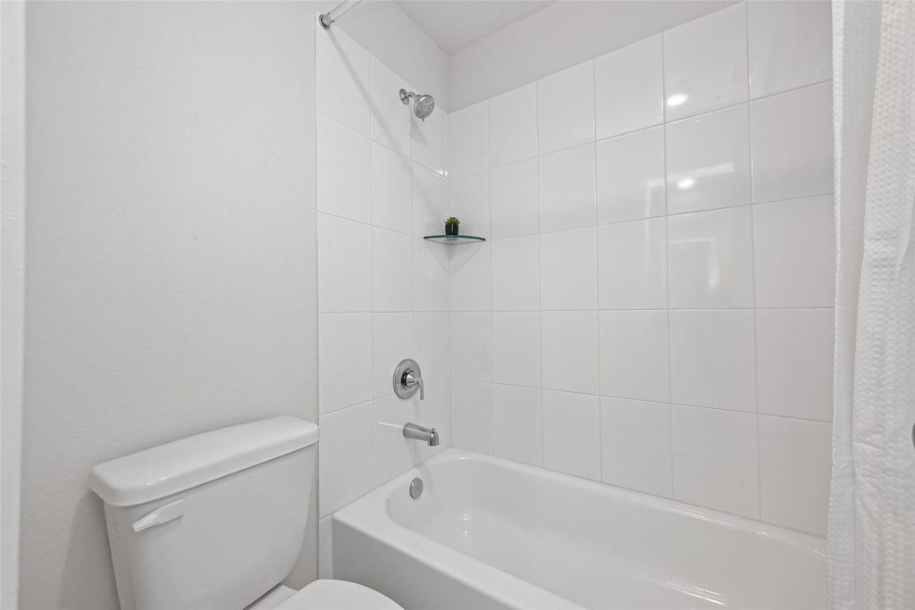 2638 Woodforest Parkway N - Photo 28