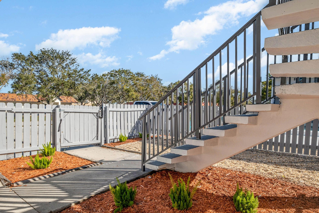 115 W Seminole Avenue - Photo 23