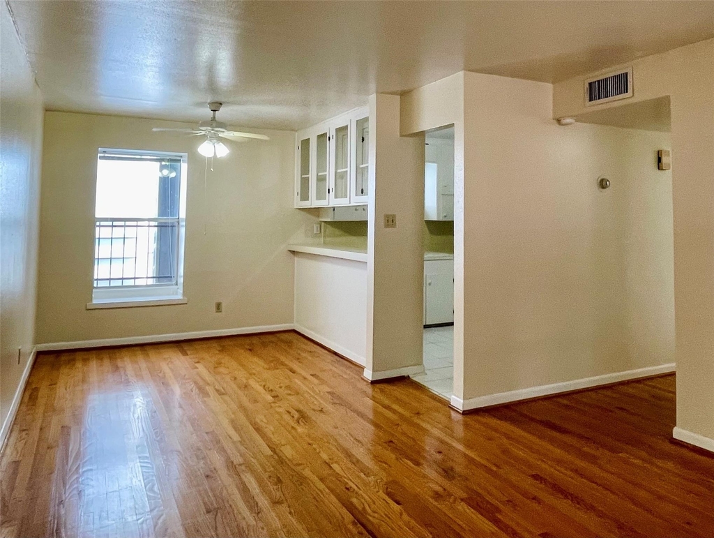3420 Mount Vernon Street - Photo 1