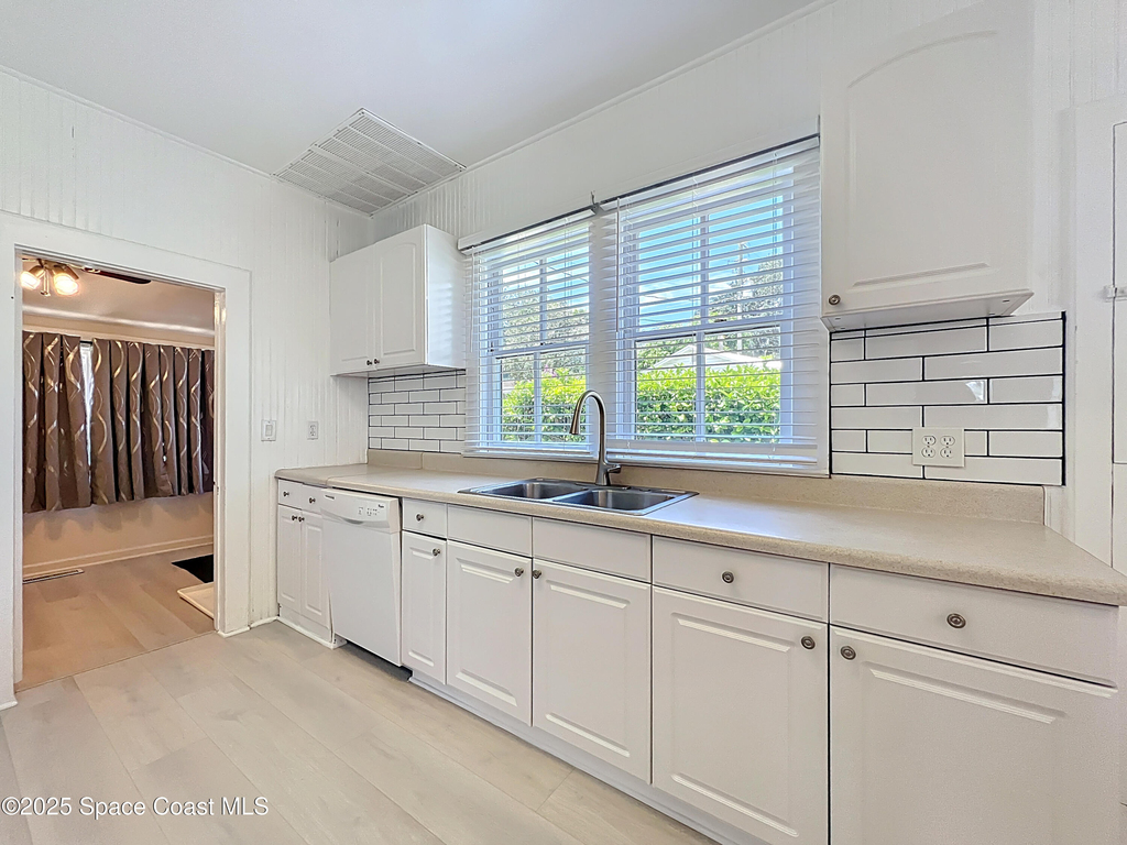 2811 N Indian River Drive - Photo 11