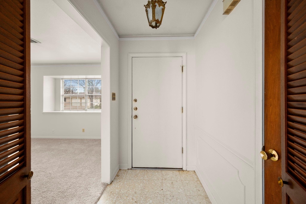 1039 Marcella - Photo 3