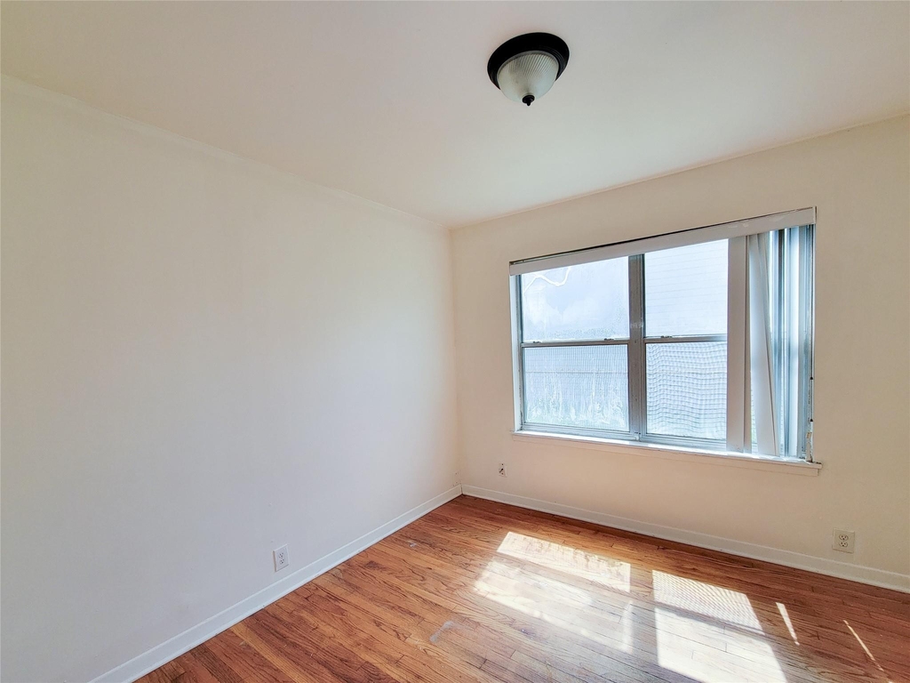 12226 Dorwayne Court - Photo 17
