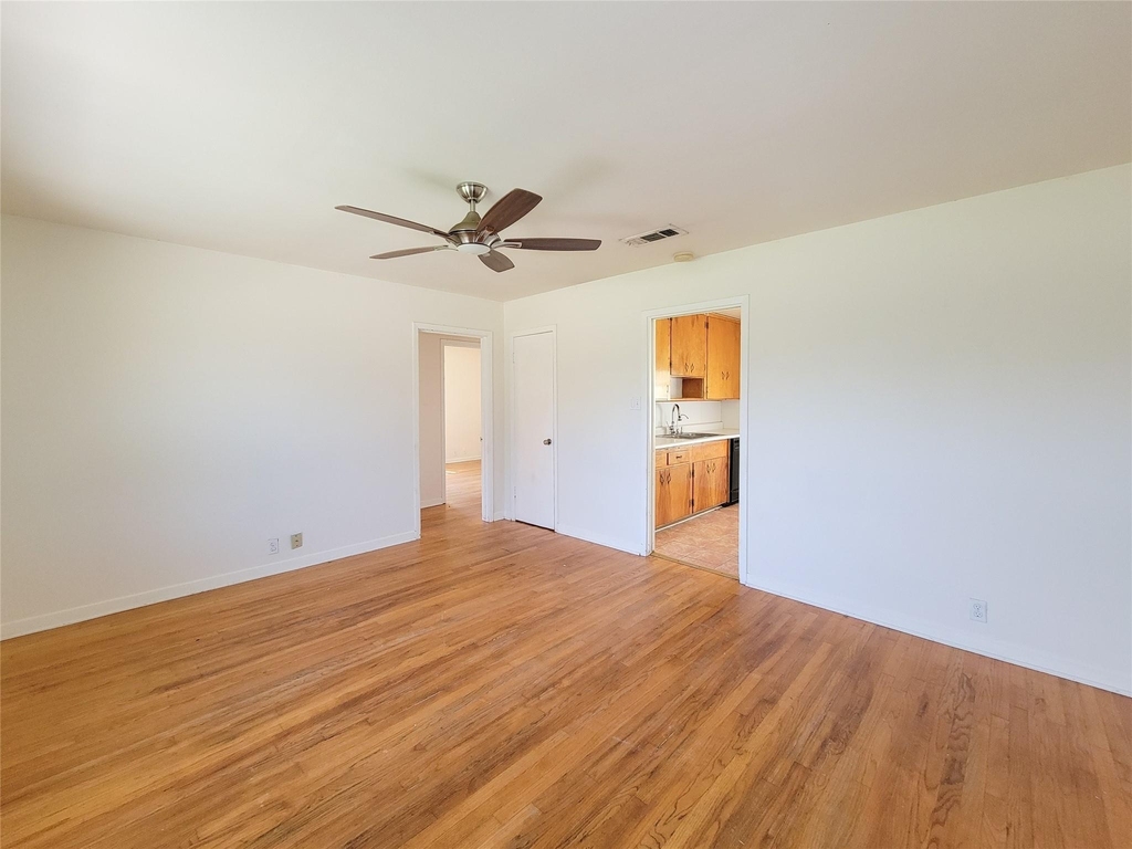 12226 Dorwayne Court - Photo 8