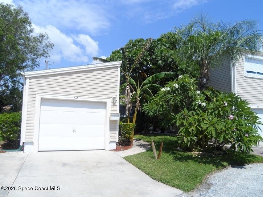 82 Emerald Court - Photo 0