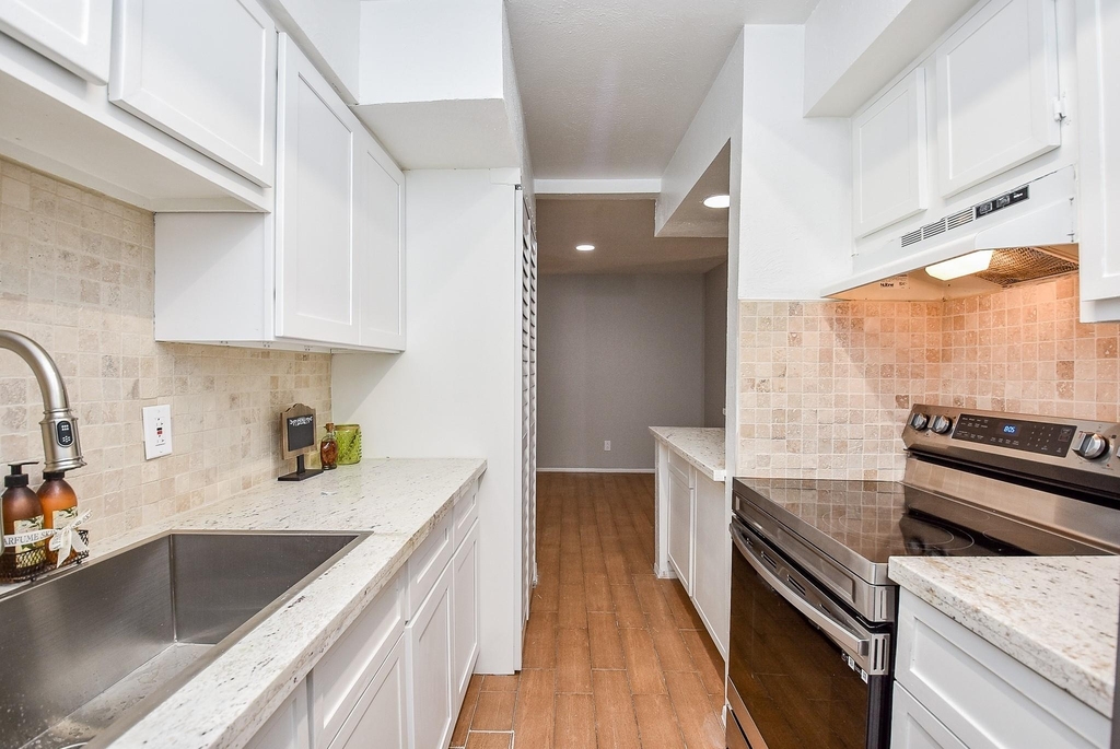 5000 Milwee Street - Photo 11