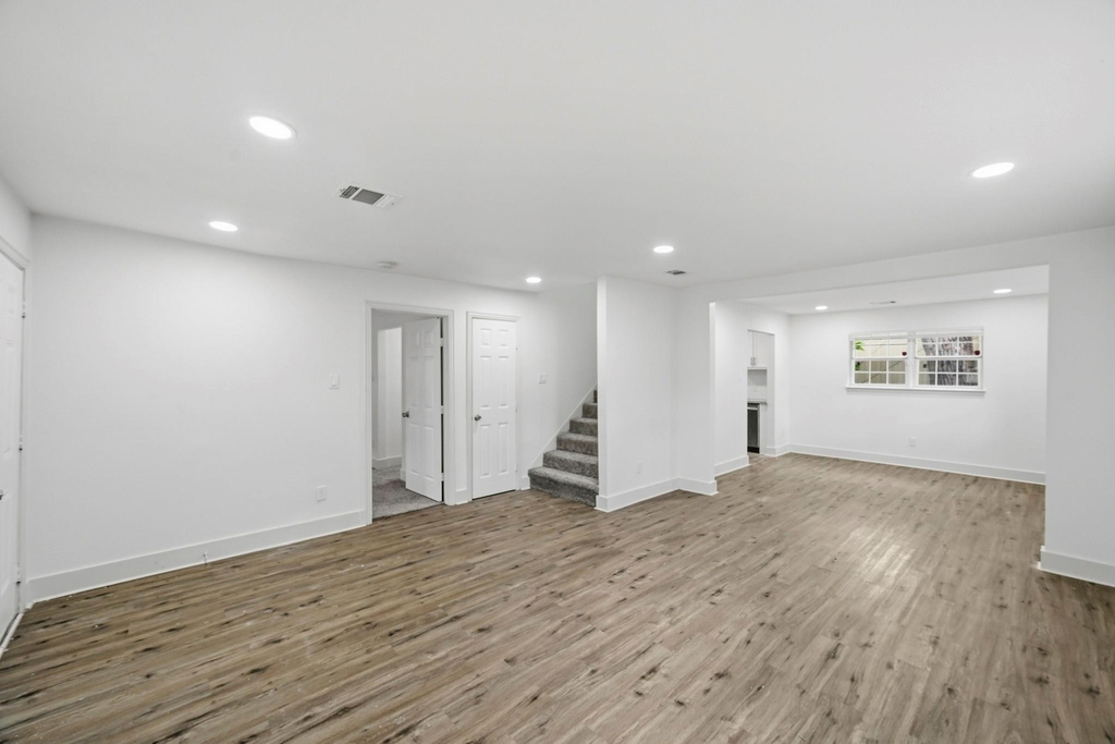 1501 Maiden Lane - Photo 4