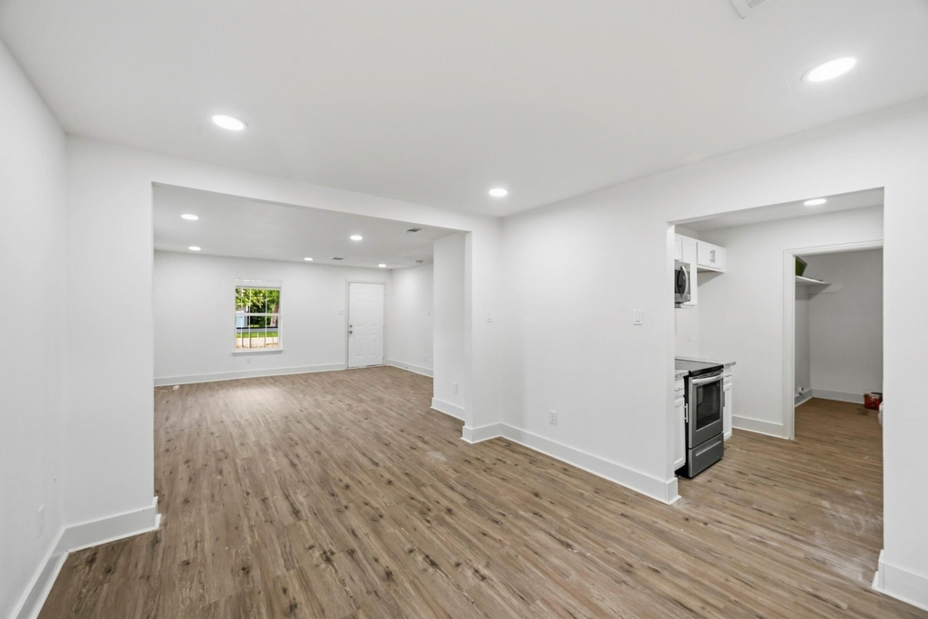 1501 Maiden Lane - Photo 7