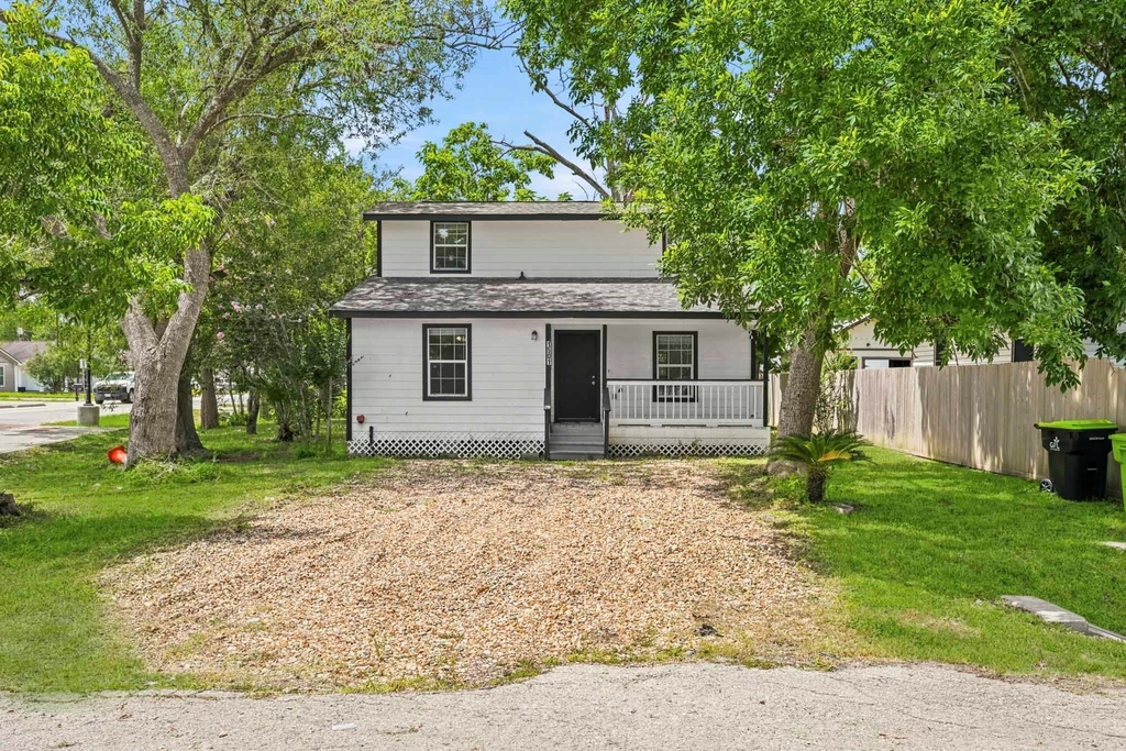 1501 Maiden Lane - Photo 0