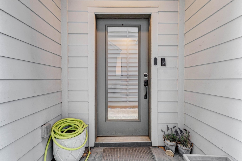 3810 Leeland Street - Photo 2