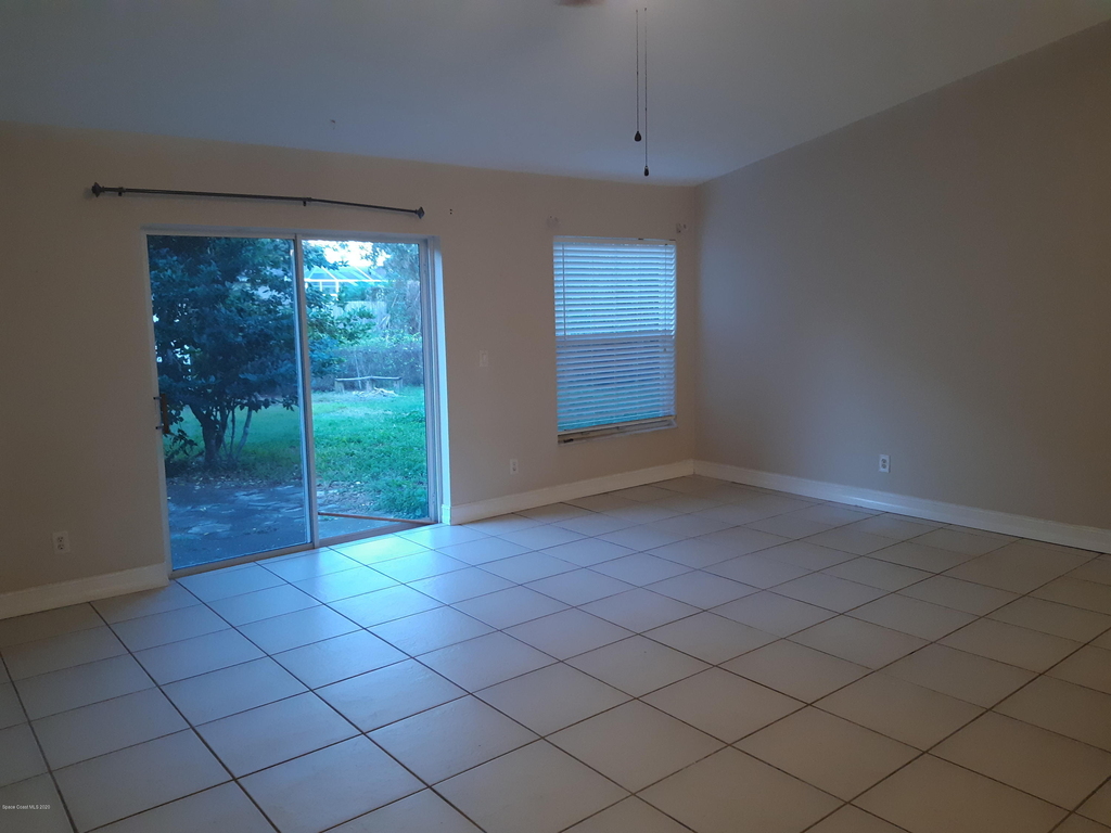 5937 Aires Avenue - Photo 3