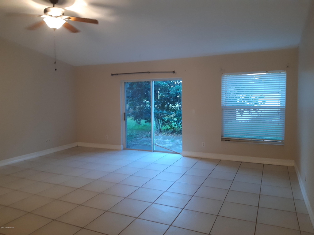 5937 Aires Avenue - Photo 2
