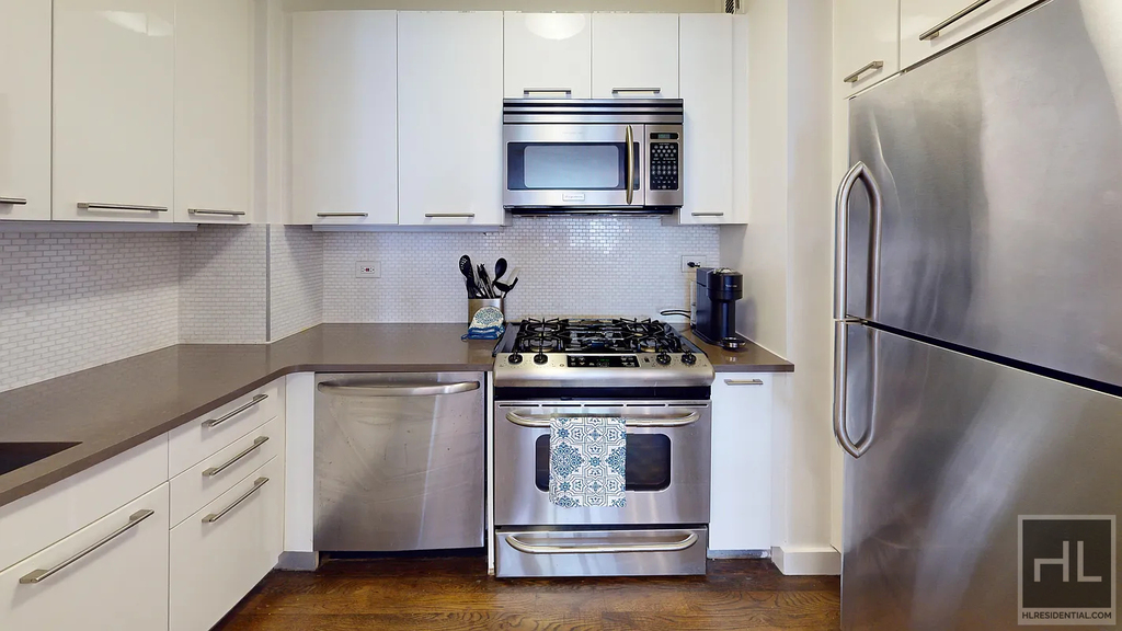 East 63 Street - Photo 1