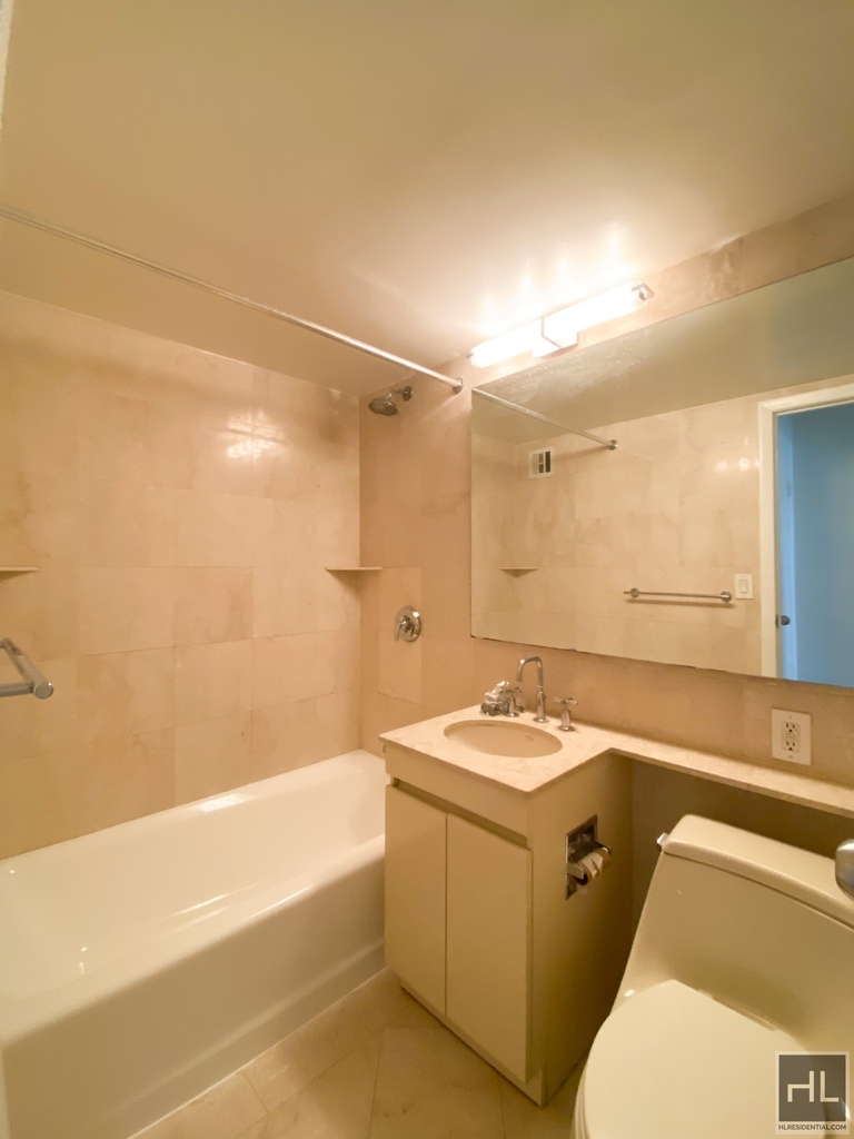 East 63 Street - Photo 3