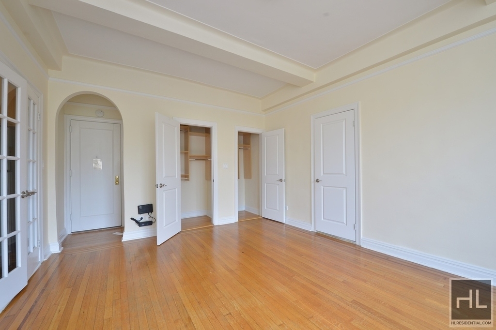 Second Avenue - Photo 1
