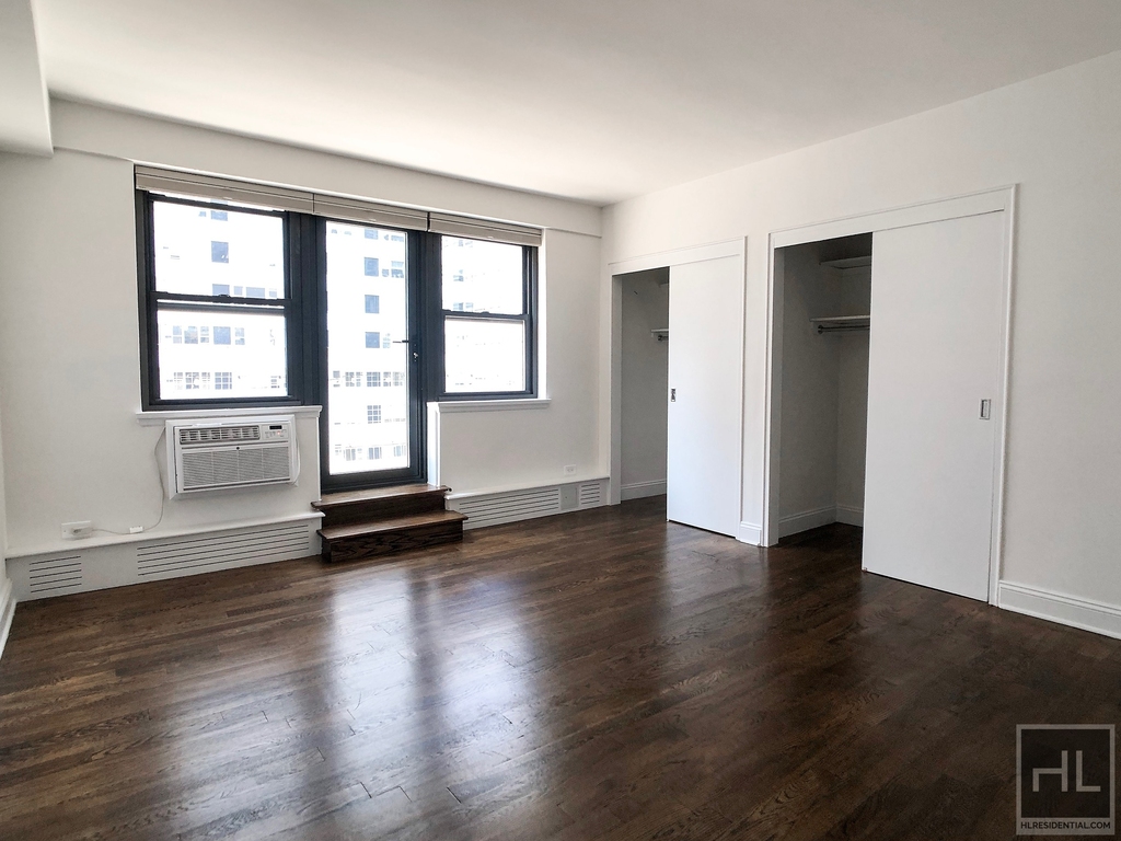 East 69 Street - Photo 0