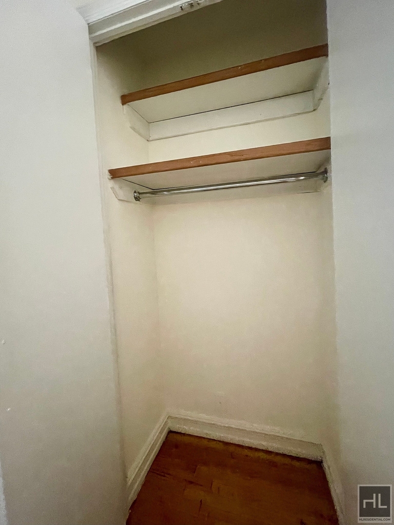 East 36 Street - Photo 4