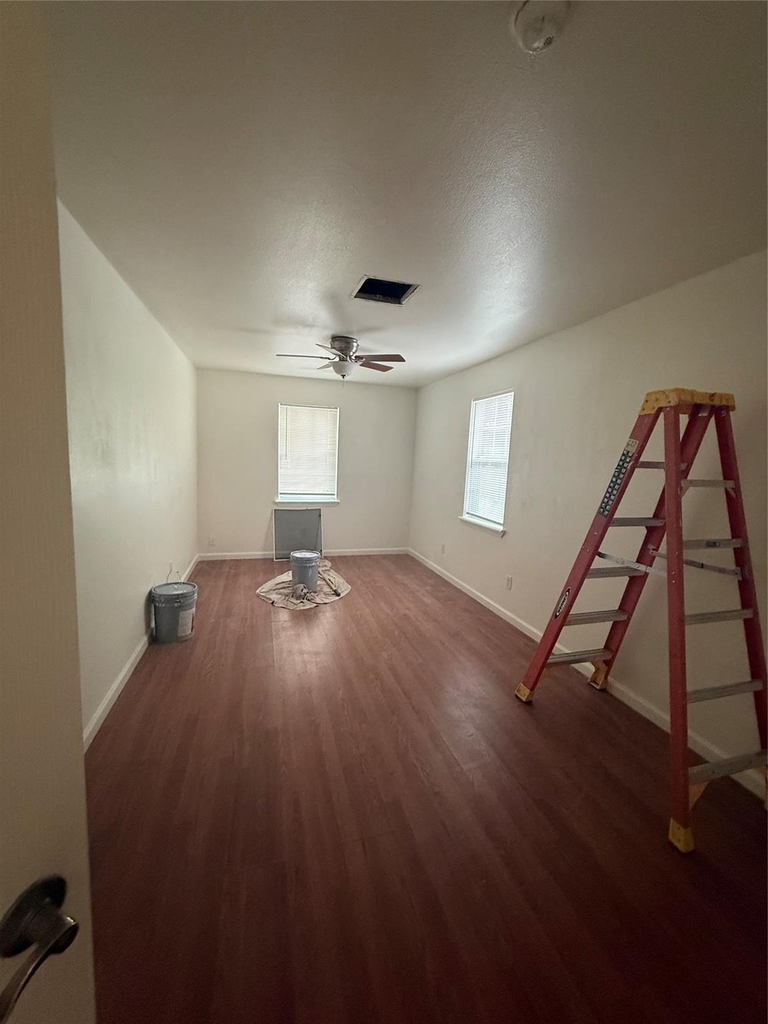 1315 Sycamore Avenue - Photo 4