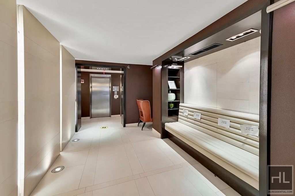 East 63 Street - Photo 5
