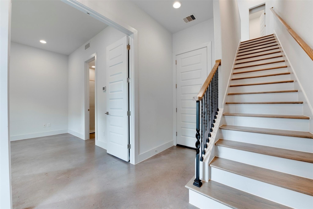 2928 Lamar Street - Photo 3