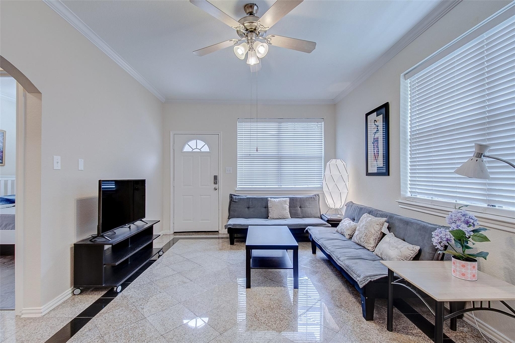 9400 Bellaire Boulevard - Photo 7