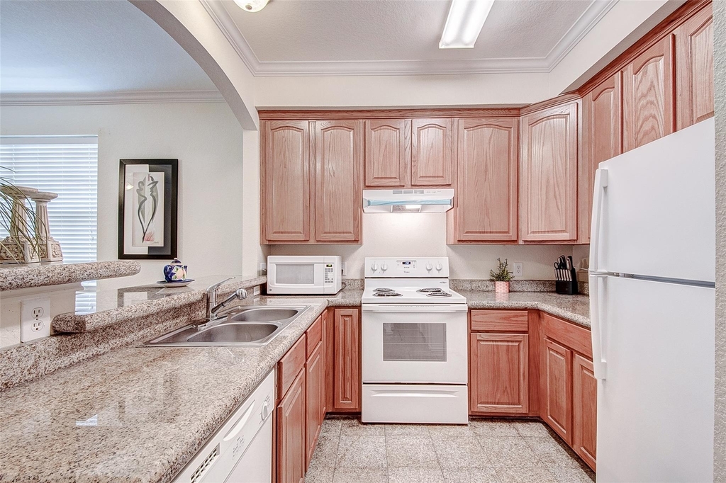 9400 Bellaire Boulevard - Photo 12