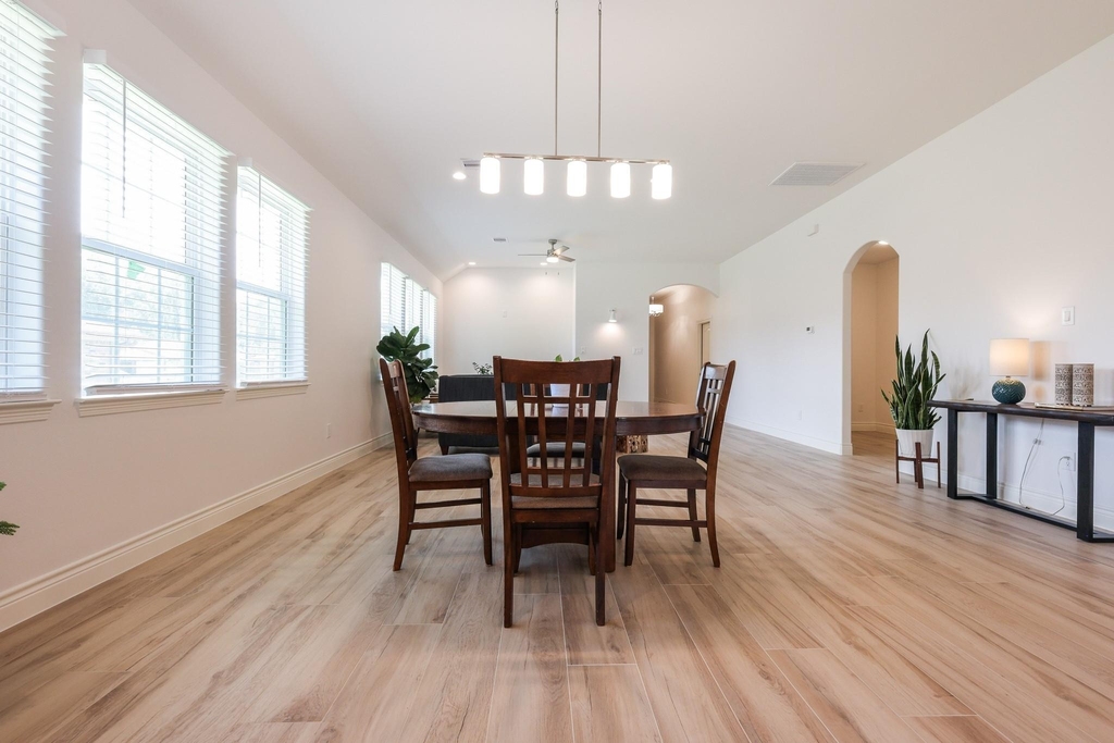 2303 Cunningham Drive - Photo 10