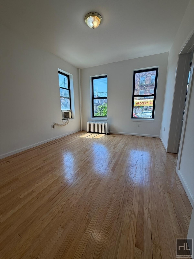 West 10 Street - Photo 1